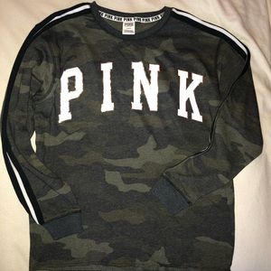 VS PINK Camo sweatshirt sz M (Oversized)